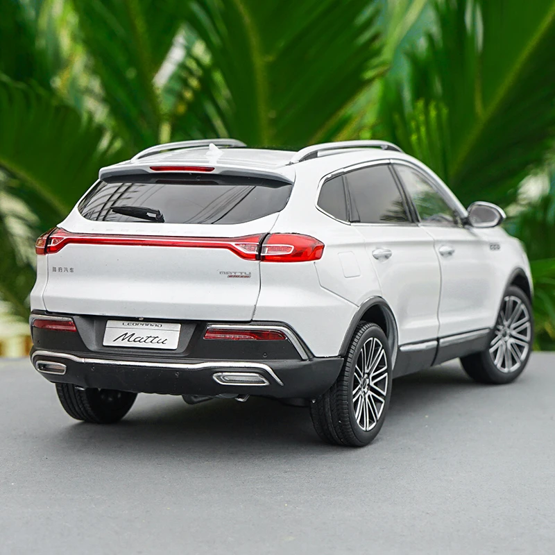 Завод 1:18 Китай LEOPAARD MATTU литья под давлением модель автомобиля SUV с небольшим подарком