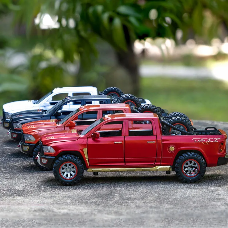 Модель автомобиля из сплава 1:32 Новая Dodge Ram Trx пикапа модель с запасными шинами