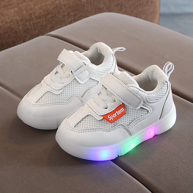 

New Autumn Childrens Light Sneakers Breathable Toddler Boys LED Flashing Shoes Girls Soft Casual Sports Shoes Kids Trainter