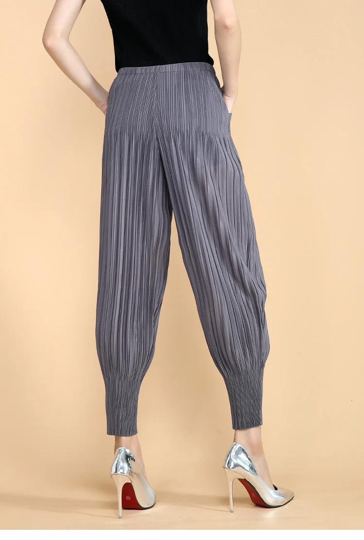 high waisted jeans Women Casual Loose Harem Pants Summer Thin Miyak Pleated Solid Color Pocket Carrot Pants Female Mid Waist Cropped Trousers wide leg pants