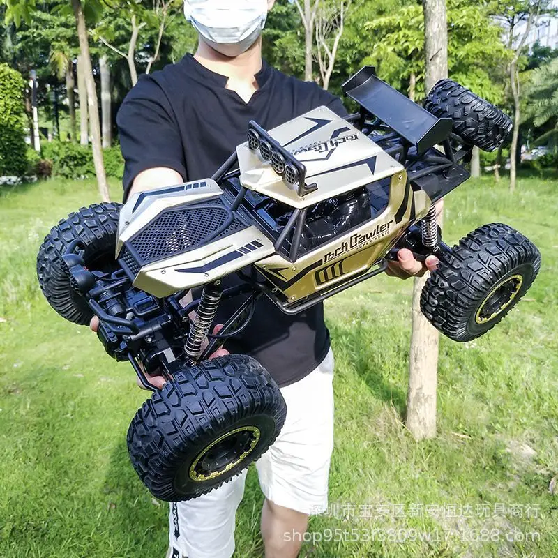 

1: 8 Ultra Large Semi M Car Body Alloy Climbing Remote Control Car Four-Wheel Drive Mountain Bigfoot SUV Toy Model