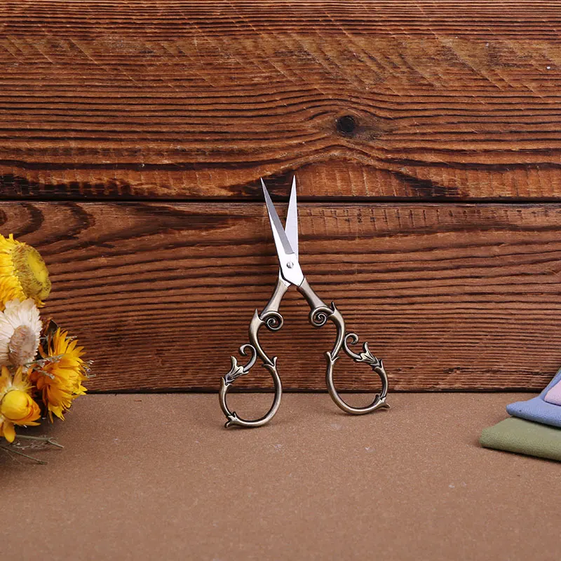 1 PCS Embroidery Scissors Stainless Steel for Professional Tailor Sewing