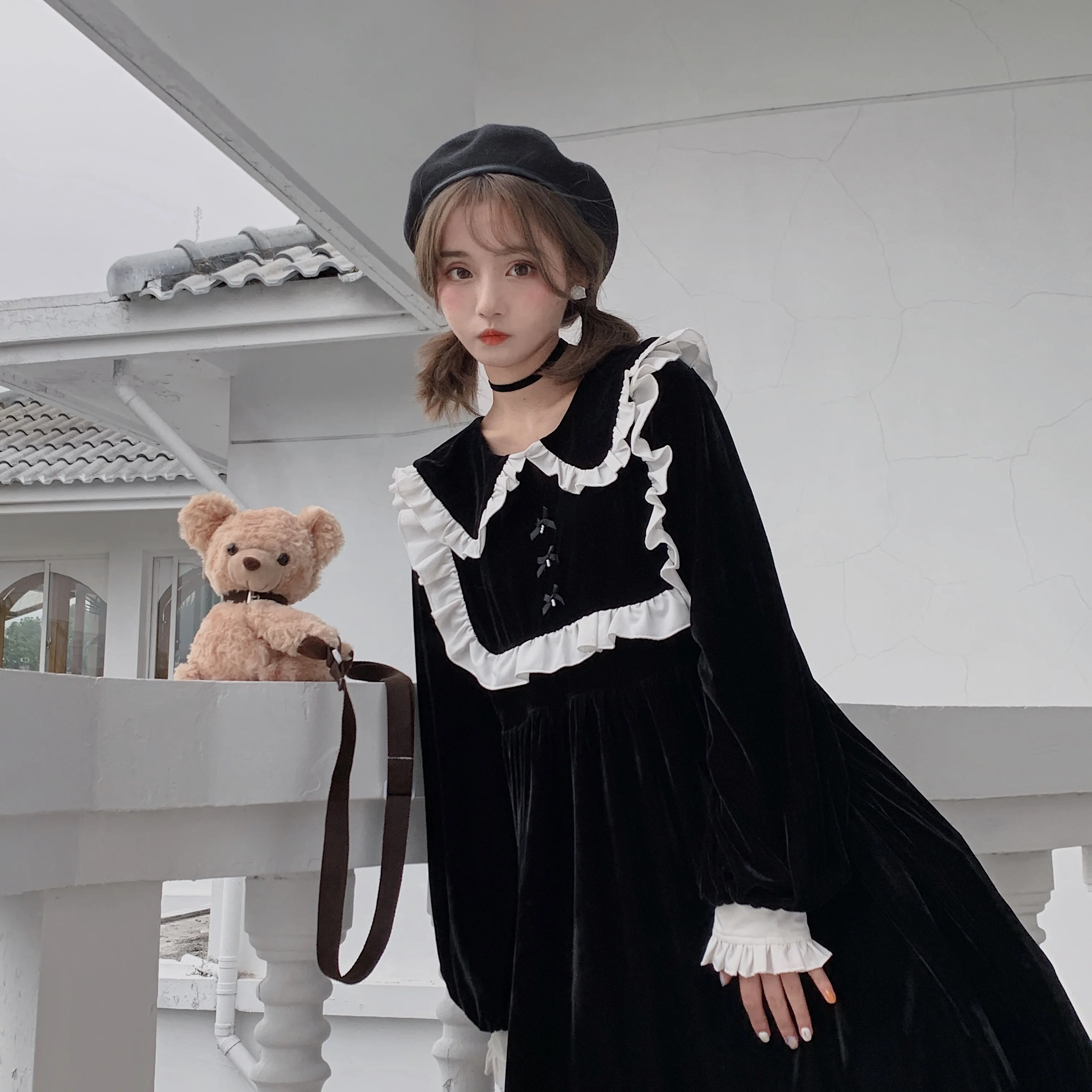 Осенне-зимнее платье в стиле Лолиты; новое японское темное платье для девочек с деревянными ушками и высокой талией; тонкое платье с кукольным воротником; маленькое черное платье для студентов