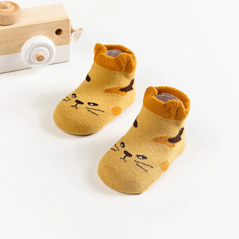 Зимние нескользящие носки для новорожденных теплые хлопковые носки с милыми животными для маленьких мальчиков и девочек короткие носки с рисунками из мультфильмов для малышей Новинка года - Цвет: yellow cat