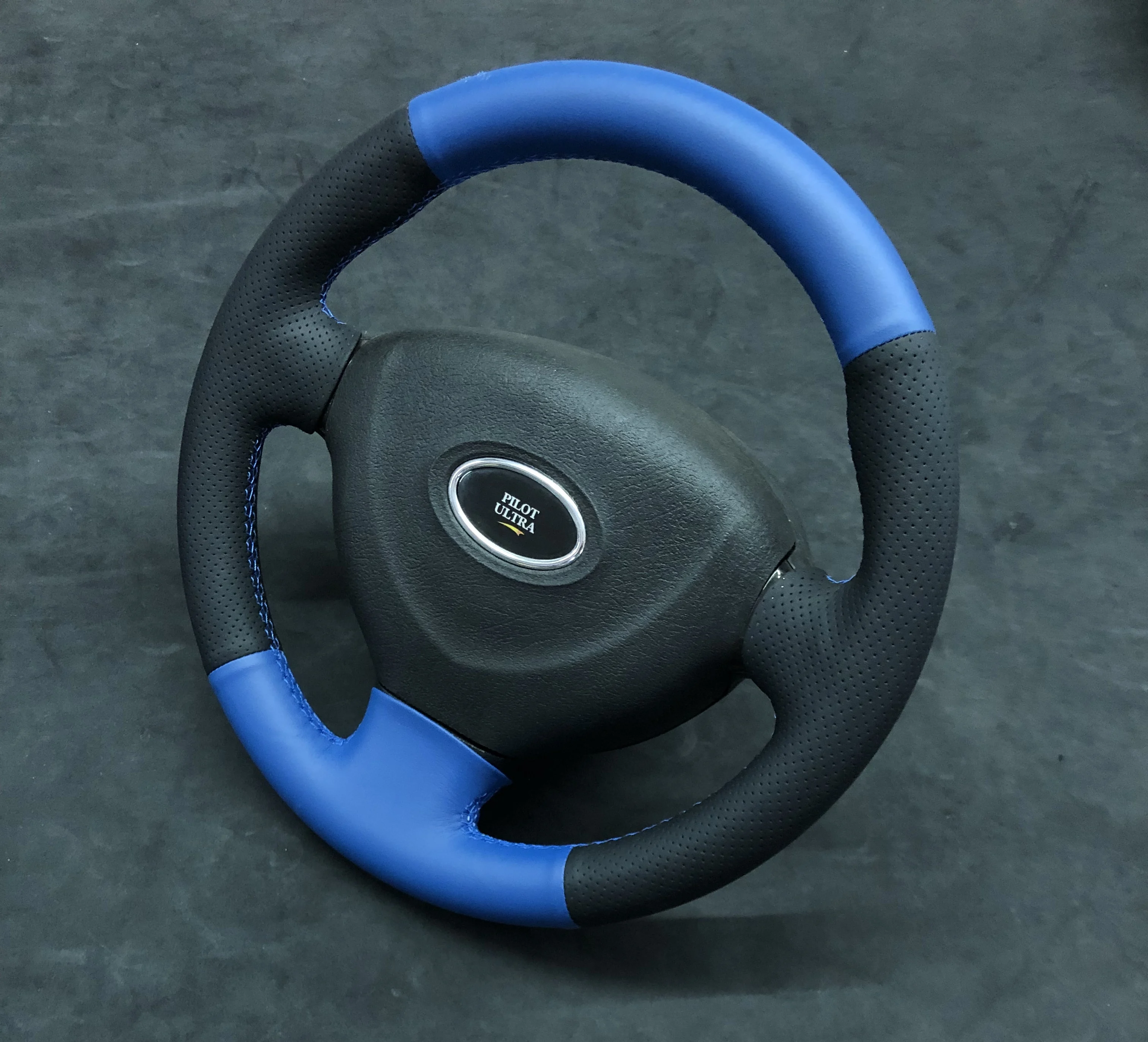 Оплетка на руль для Lada Pilot Ultra, Нива, Лада чехол на руль funda volante