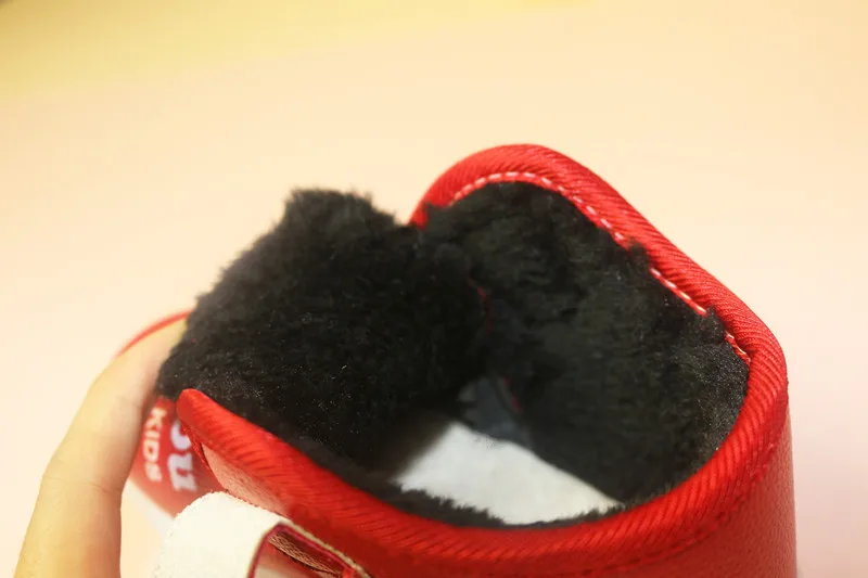 Disney/детская обувь с рисунком Микки Мауса для мальчиков и девочек; утепленная бархатная теплая хлопковая обувь; модная Нескользящая повседневная обувь с мягкой подошвой