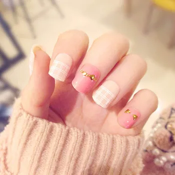 

24Pcs White Grids Pattern Pink Fake press on Nail Rivets Design Decoration Short Square Head Artificial nails with glue for girl