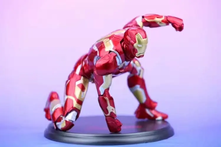 

Yaya Anime Avengers 2 Iron Man MK43 Squatting Computer Chassis Decoration