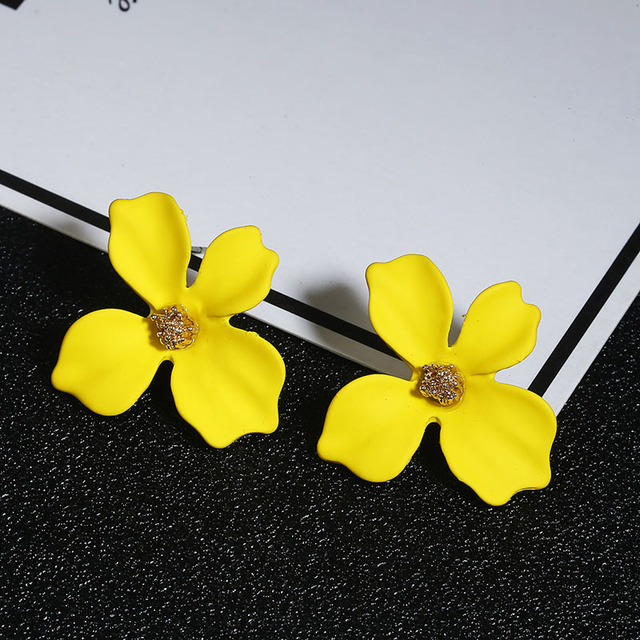 Cute Small Daisy Flowers Stud Earrings For Women Korean Sweet crystal Flower Earring Girls Fashion Elegant Jewelry