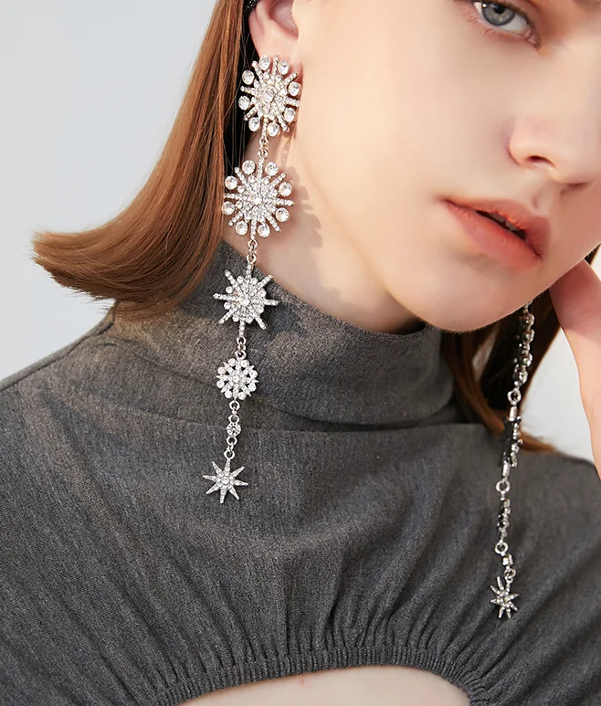 2023 trend Long tassels earrings boasting pendant female Unusual Stud earrings fashion jewelry for women