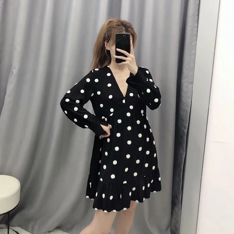 Женские милые, в крапинку, с вышивкой, черные, vestidos, подол, плиссированные оборки, мини-платье, женские осенние, v-образный вырез, меховые Бальные платья с вышивкой DS2881