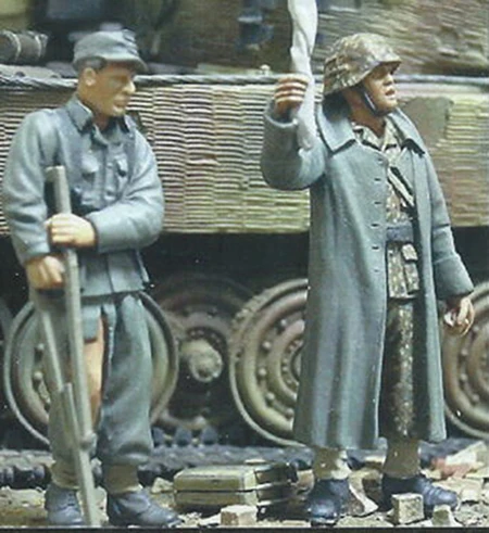 

1/35 ancient Surrender (-2 figures) stand Resin figure Model kits Miniature gk Unassembly Unpainted