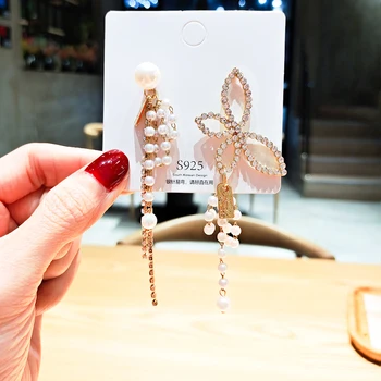 

Korean Retro Asymmetric Butterfly Imitation Pearl Earrings Fashion Round Flower Brincos Long Statement Wings Earrings Jewelry