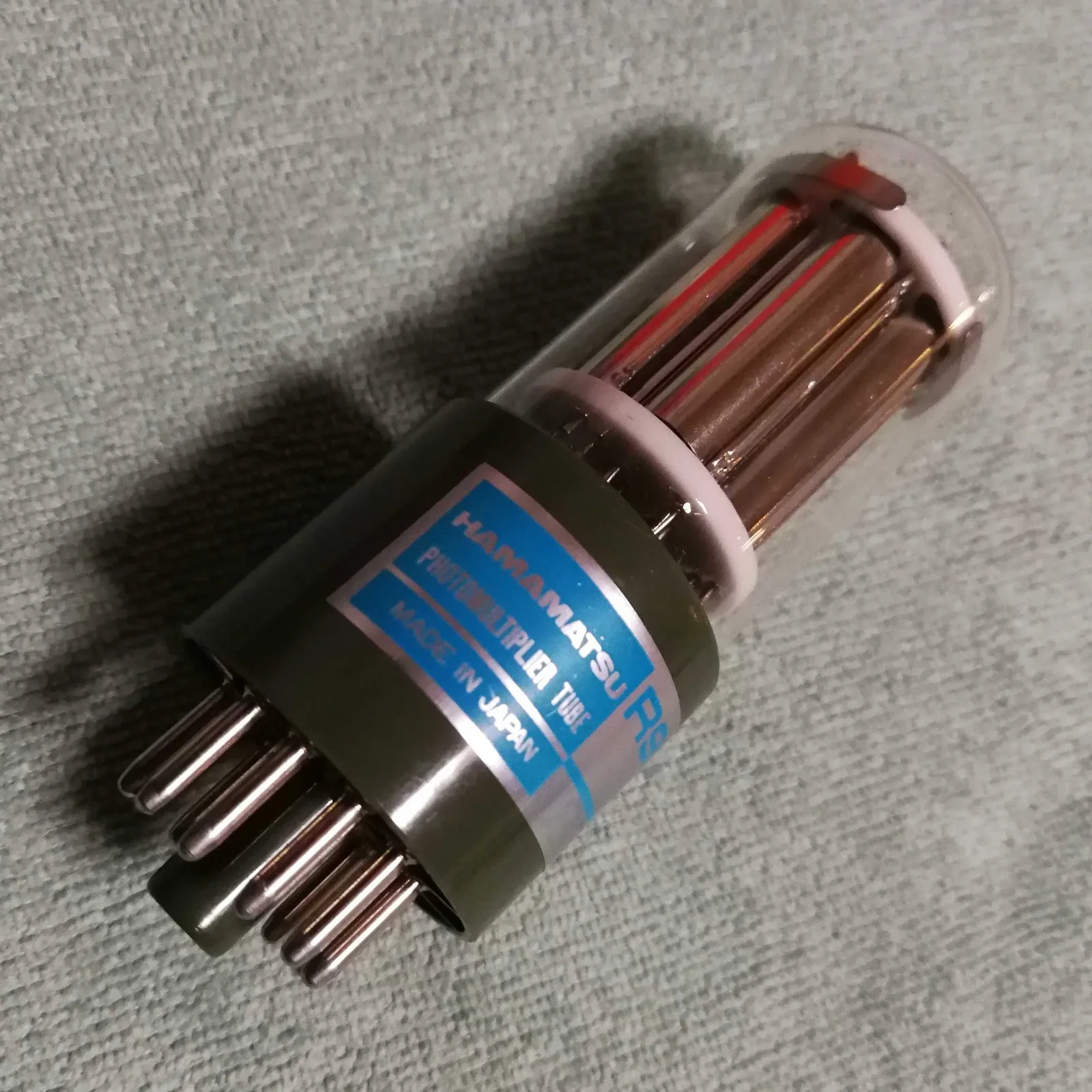 Compare For Hamamatsu R7154 28mm Diameter Side Window Type Photomultiplier Tube