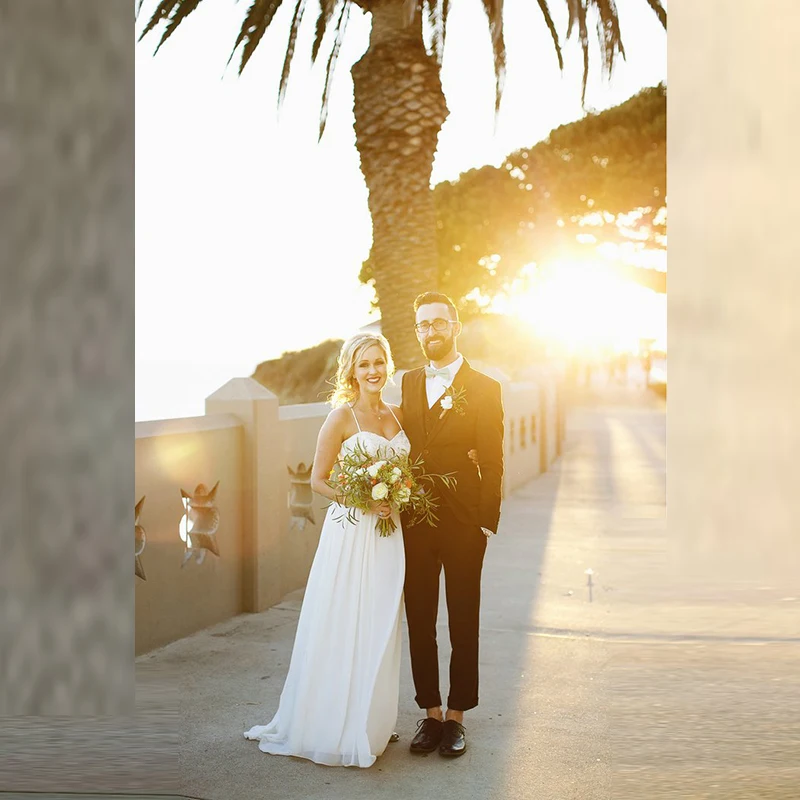 

Modern Simple Full Length Sleeveless Lace Bridal Wedding Dresses Spaghetti Straps Criss Cross Back Wedding Gowns for Bride Cheap