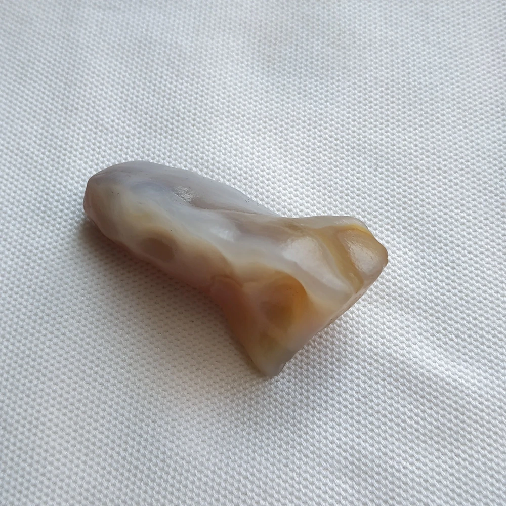 Natural beautiful stone Ornamental raw stone raw agate Silk Road Collectibles unique collection Natural beautiful stone Ornamental raw stone raw agate Silk Road Collectibles unique collection