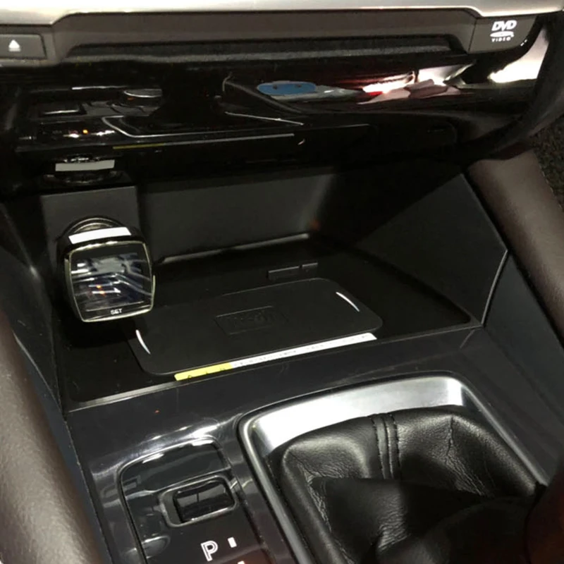 10W car QI wireless charger for Mazda 6 ATENZA 2015 2016 2017 2018 charging plate wireless phone charger accessories for iPhone