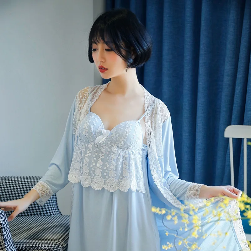 3902060879_1411689563