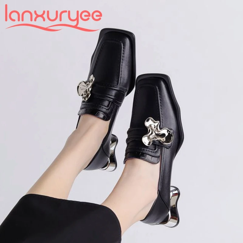 

Lanxuryee big size 42 design loafers natural cow leather strange med heels square toe metal flowers ins customization pumps l13