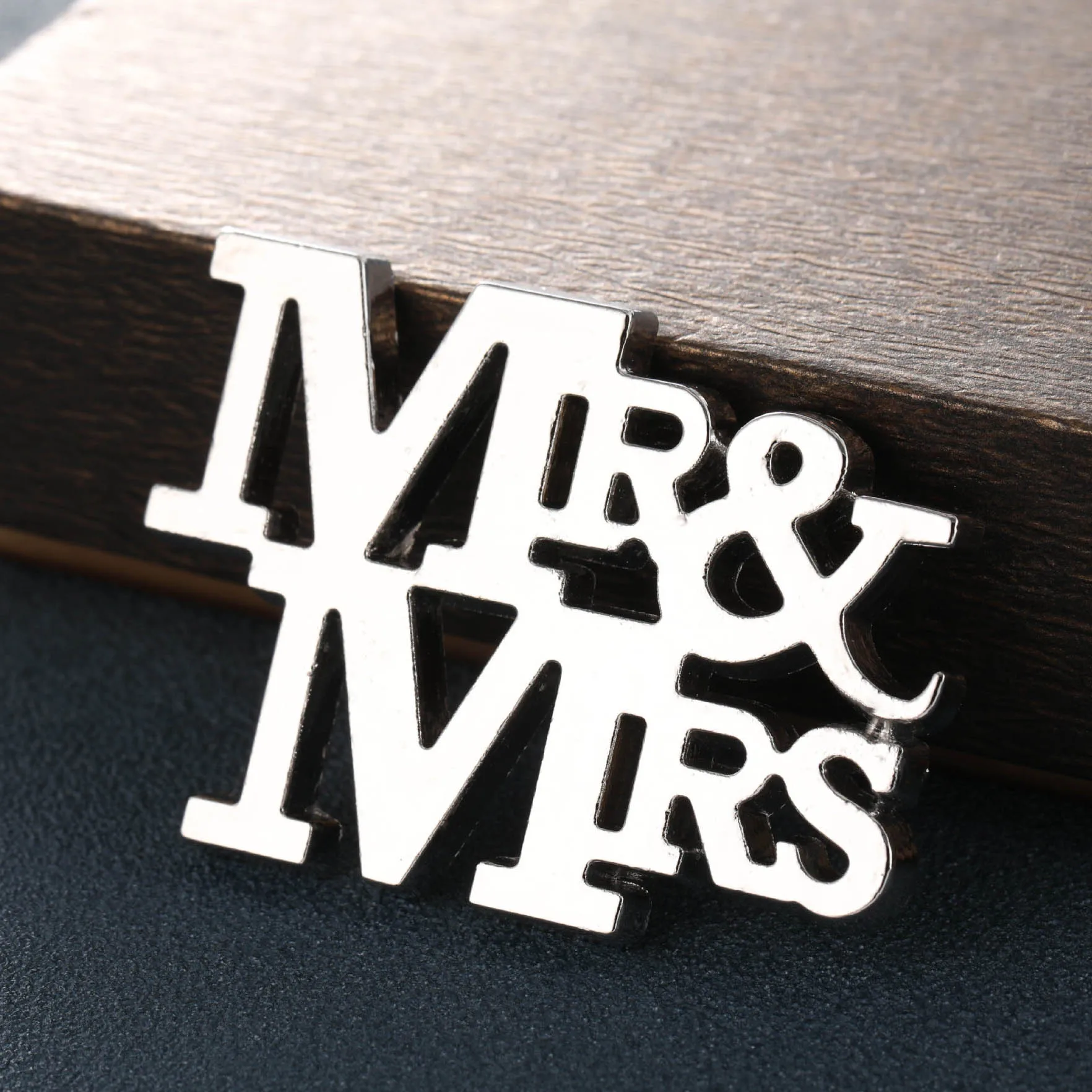50 шт./партия Ywbeyond Mr.& mrs mr& mrs бутылка сувениры-Открывашки подарки для свадебных гостей подарки свадебные новорожденному