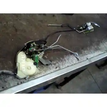 

2101077 Door lock Front Right Kia Sorento 2.5 Crdi