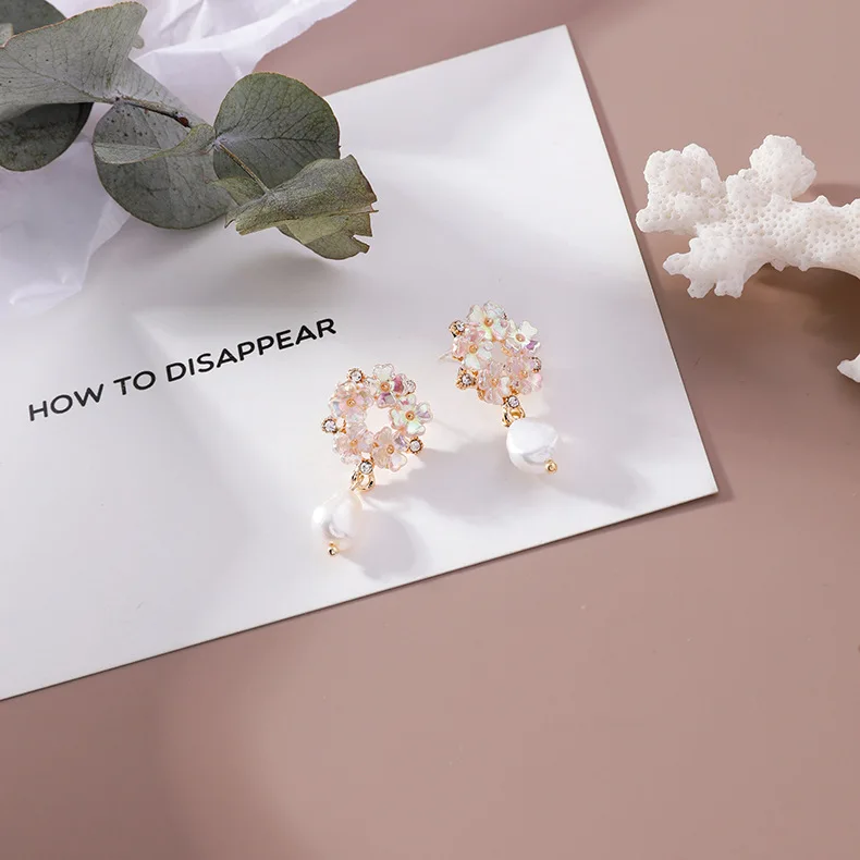 

Needle Earring Korean Elegant Shell Flower Earrings French Flower Simulated Pearl Rhinestone Women Ladies Beautiful Gift Simple