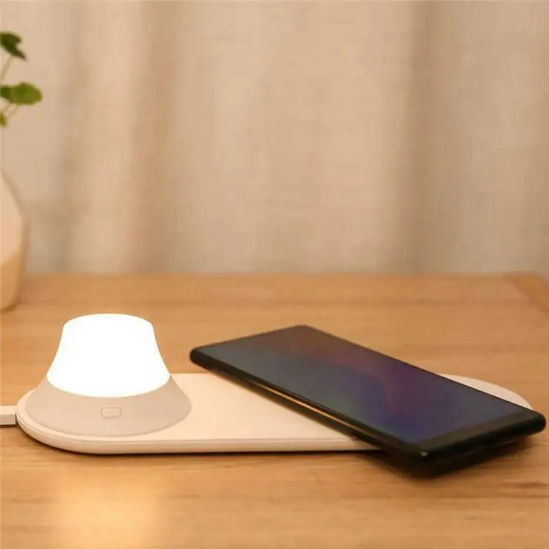 

Yeelight Wireless Charger with LED 2700K Night Light Magnetic Attraction Wireless Fast Charging For iPhone Desk Table