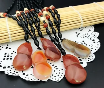 

Natural jade Brazilian agate chili pendant exquisite small jewelry pendant