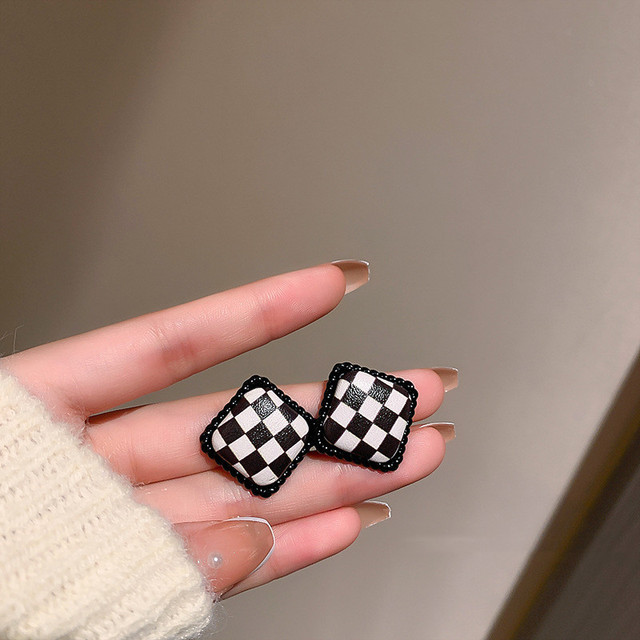 Round Square Button Stud Earrings for Women Black White Color Striped Vintage Earrings Checkeerboard Shpaed