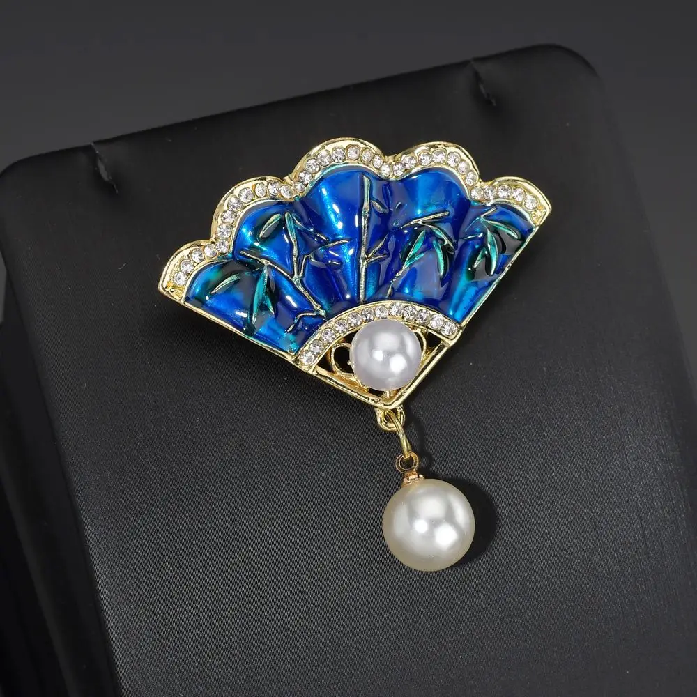 

Hello Miss Retro fan brooch women's pendant dual-use coat pin national wind brooch clothing accessories jewelry