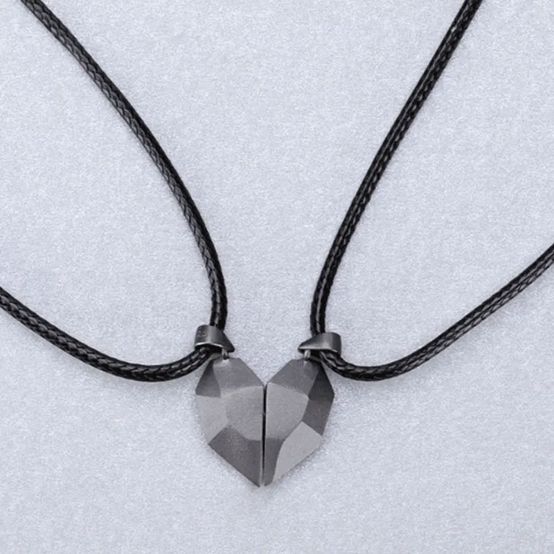 Magnetic Couple Necklace Heart Shape 
