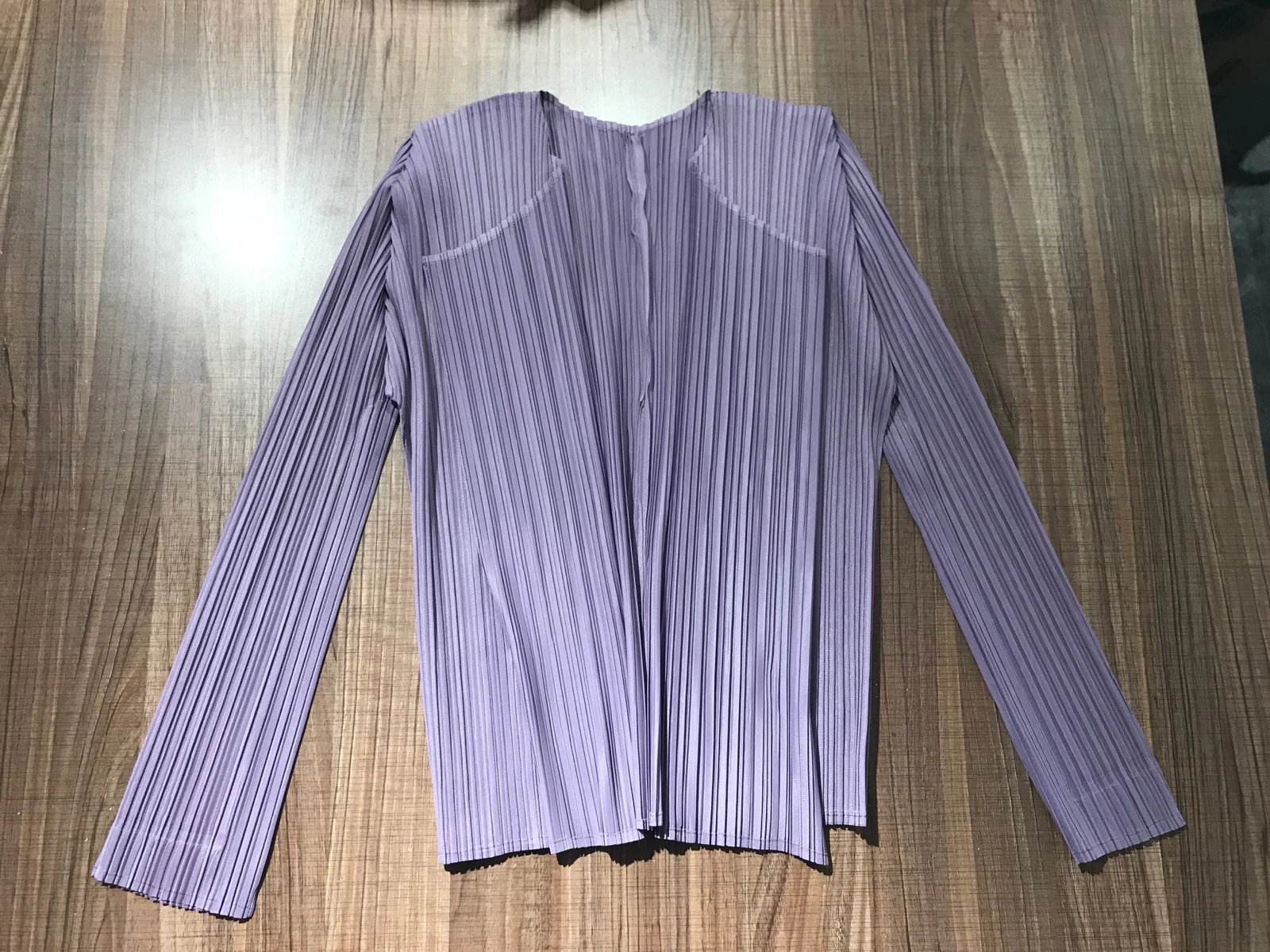 Плиссированный кардиган MIYAKE Длина 54 см длина рукава 56 см
