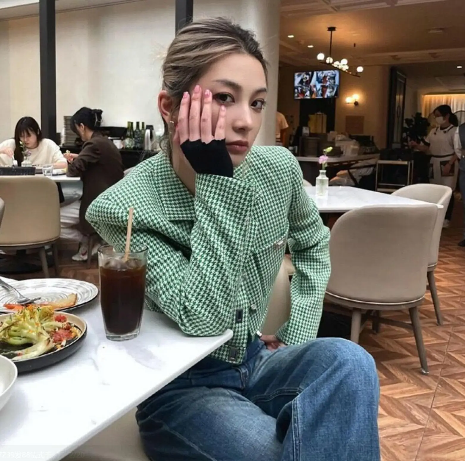 Retro French Style Green Check Plaid Weavon Cropped Blazer Women Notched Metal Buckle Buttons High Waist Suit Short Coat Outwear