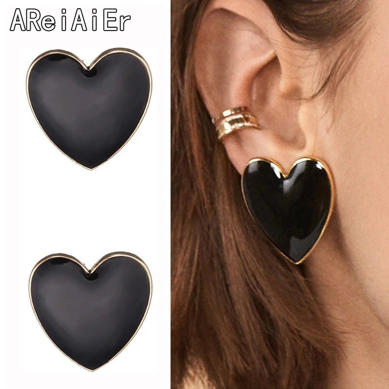 Женские серьги-гвоздики с большим эмалью черные в форме сердца стиле панк модные