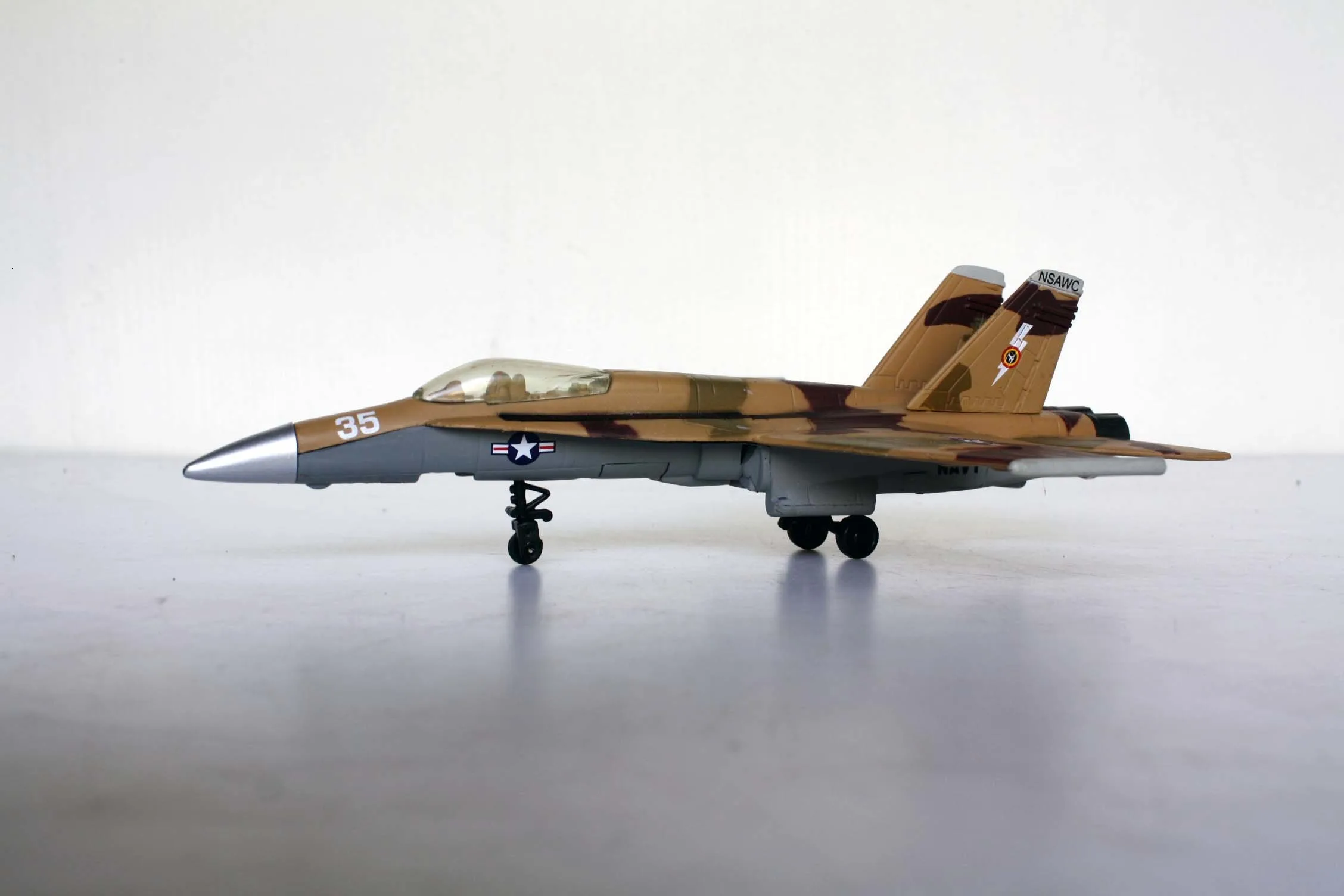 1/72 специальный литой металл F18 модель самолета мебель дисплей Коллекция игрушек для детей военный