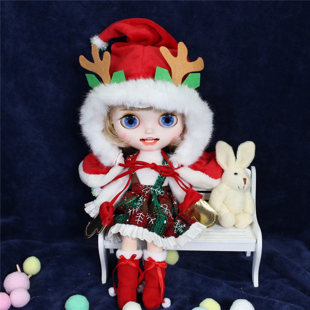 Neo Blythe Doll Christmas Dress With Scarf & Hat 1