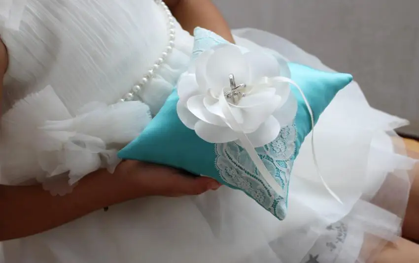 Настроить имя ручной работы романтический цветок обручальное кольцо Подушка перламутровая кольцо подушку для свадебных колец Белый