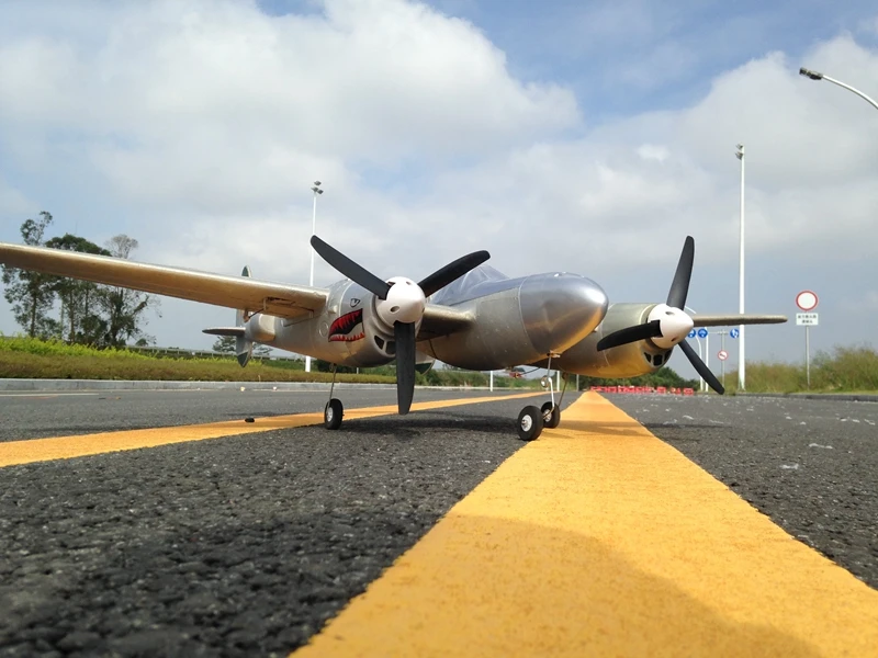 RC пропеллер самолета 1,2 м размах крыльев P38 P-38 EPO сдвоенный двигатель серебро