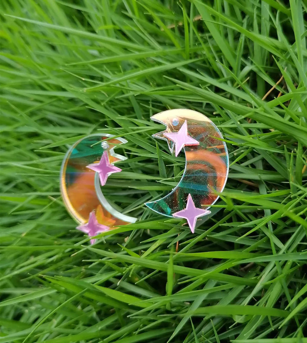 FishSheep Colorful Acrylic Geometric Star Moon Butterfly Drop Earrings For Women Cute Transparent Laser Dangle Earrings Jewelry