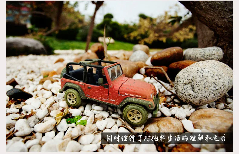 Maisto 1: 27 Jeep Wrangler Ретро модель сплава Модель автомобиля Оригинальная Заводская Модель автомобиля украшения мутные