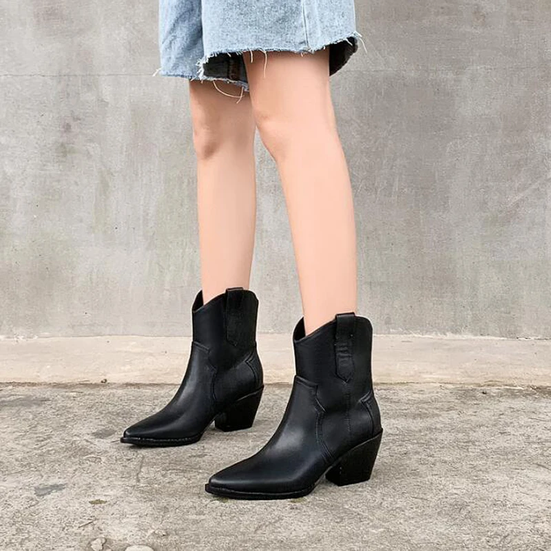 chelsea boots fat legs