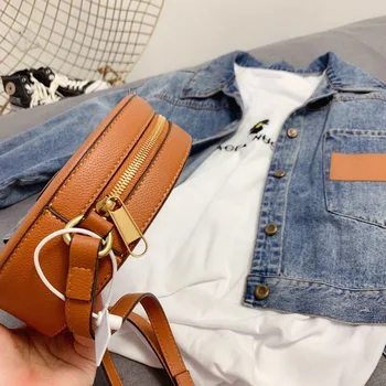 

New round bread bag, Mickey small bag, one shoulder, hand-held slant span bag, retro small round bag, fashionable and all-around