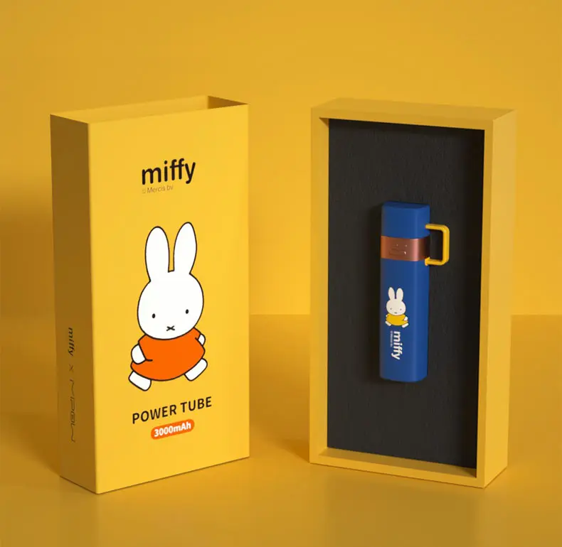 Banco de potência de batom Miffy, cabo