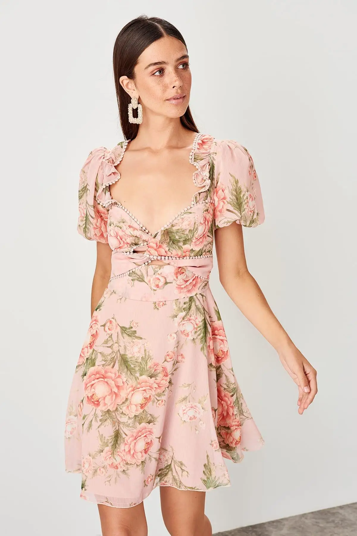 

Trendyol Powder Frilly Dress TPRSS19FZ0482