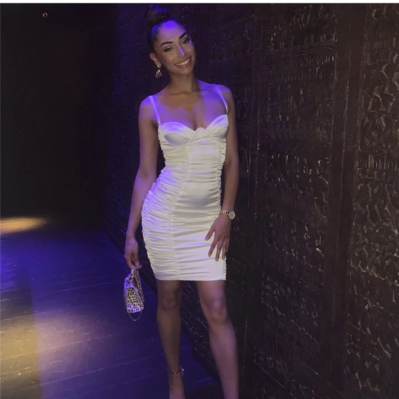 Мода блестящие Ruched Bodycon Вечерние Платье для ночного клуба Сатиновые туфли с ремешком мини платье Для женщин Vestidos сексуальный пуш-ап в обтяжку женская одежда