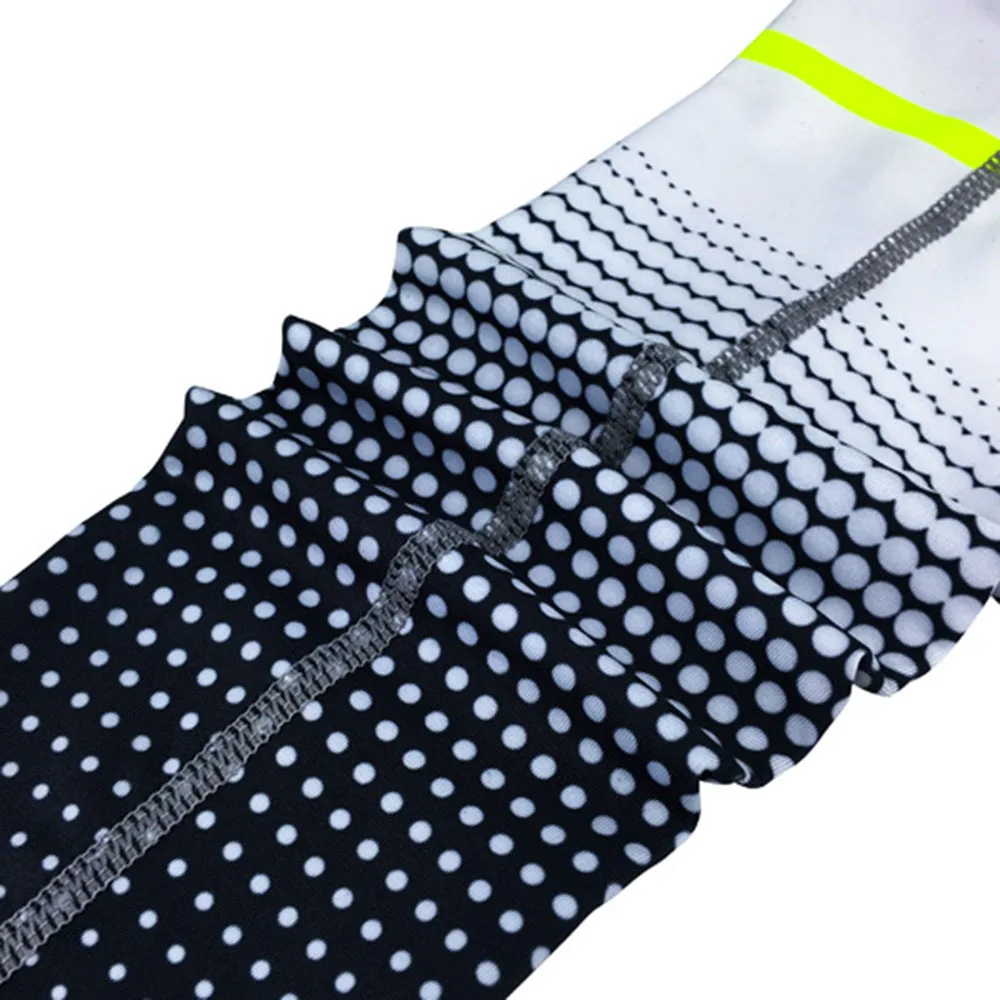 1Pcs Men Women UV Protection Running Compression Cycling Arm Warmers Basketball Volleyball Arm Sleeves Bicycle Bike Arm Covers 1Pcs Men Women UV Protection Running Compression Cycling Arm Warmers Basketball Volleyball Arm Sleeves Bicycle Bike Arm Covers