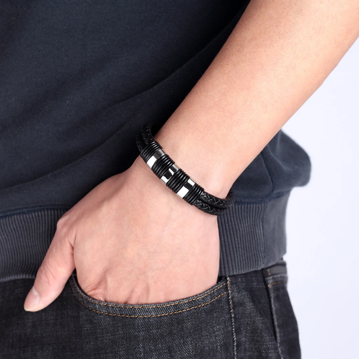 New Men's Titanium Steel Simple and Elegant Cowhide Bracelet Personalized Stainless Steel Leather Hand Knitting Charm Temperamen