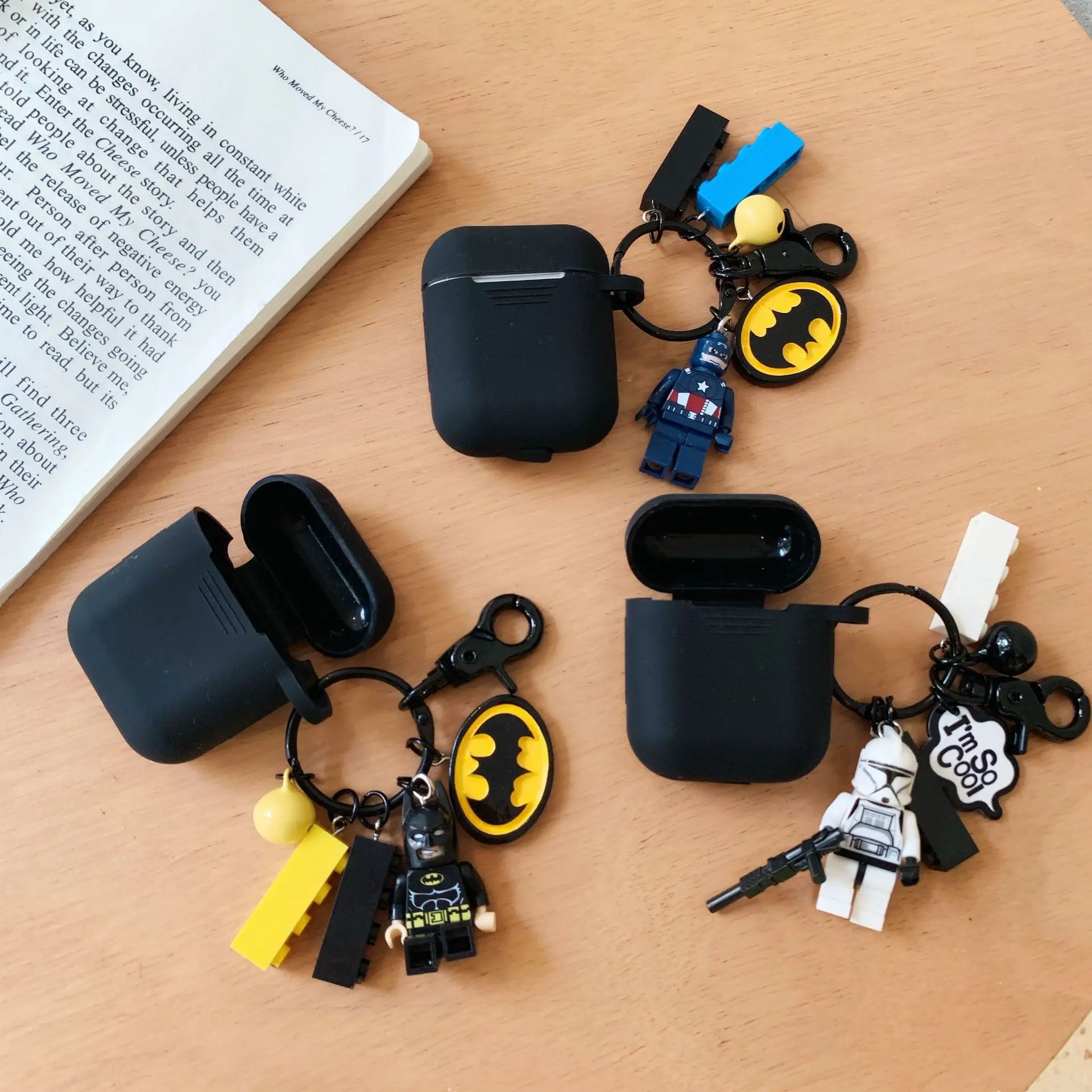 

Captain America Batman Keychain Pendant Silicone Protection Bluetooth Wireless Earphone Case for AirPods Headset Gift