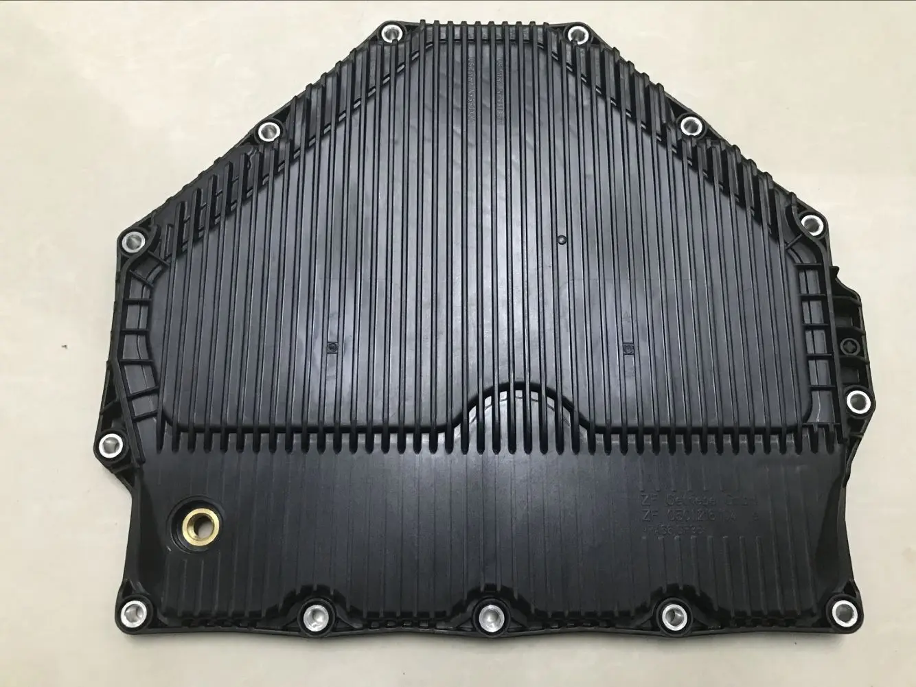 Масло автоматической трансмиссии Pan для LAND ROVER OEM: ZF0501216104