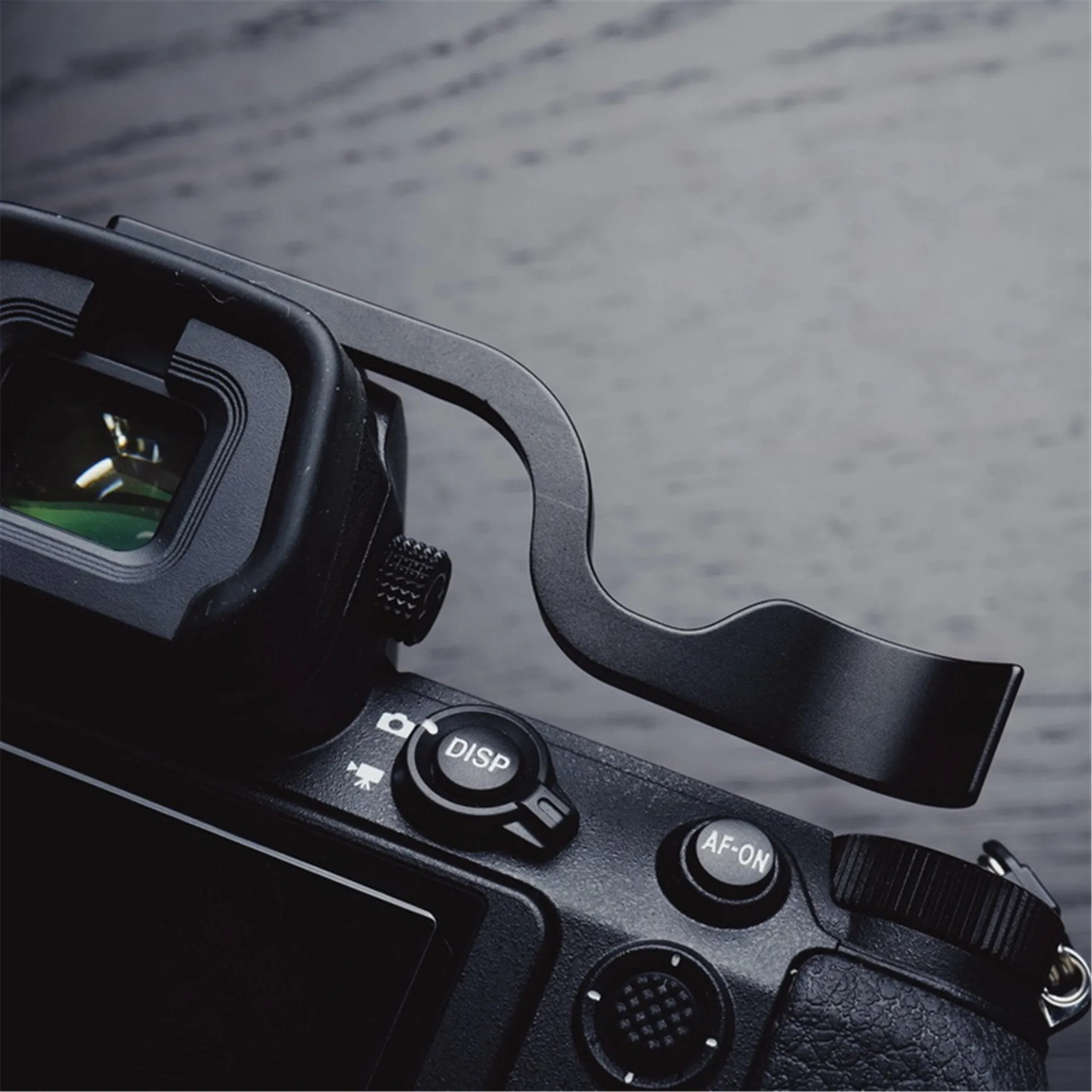 Для Nikon Z6 Z7 Алюминиевый металлический упор для большого пальца ручка для большого пальца крышка для горячего башмака - Цвет: Black thumb up ONLY